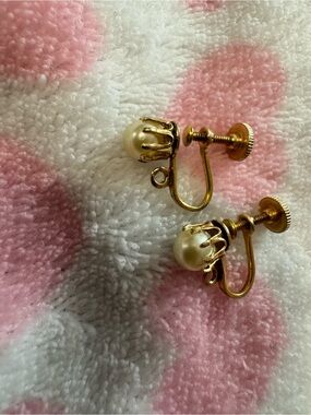 Vintage screw back earrings